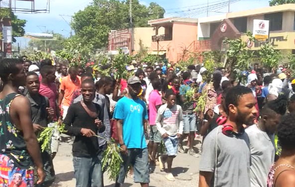 Haïti: Carrefour réclame le départ immédiat d'Ariel Henry