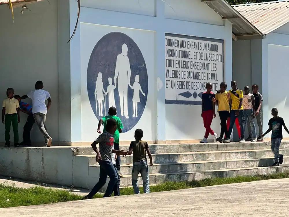 Les ONG NPH et St. Luke Foundation ferment des hôpitaux à Kenscoff suite à des enlèvements de personnel