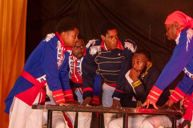 Une scène d’une réunion entre l’empereur Jean-Jacques Dessalines et plusieurs généraux.