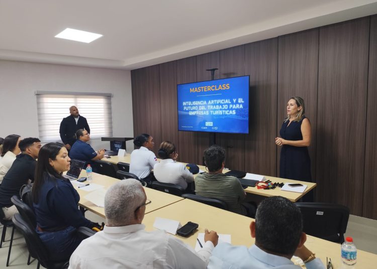 La Romana lance le premier cours d'intelligence artificielle dédié aux professionnels du tourisme en France