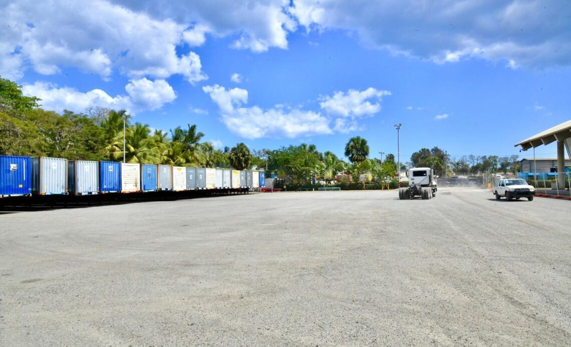 Accident tragique au Port de Santo Domingo : un chauffeur de camion meurt en tombant dans la rivière Ozama