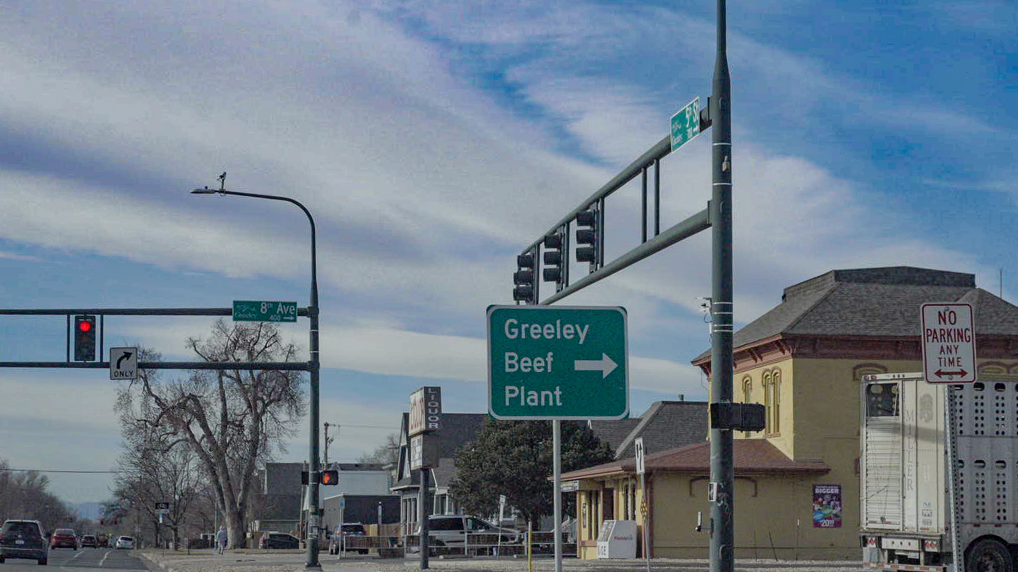 Embauche dès le premier jour : Comment la main-d'œuvre immigrée fait vivre une ville de la viande au Colorado face aux expulsions sous Trump