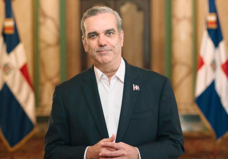 Abinader en tournée en mars : États-Unis, Chili et France