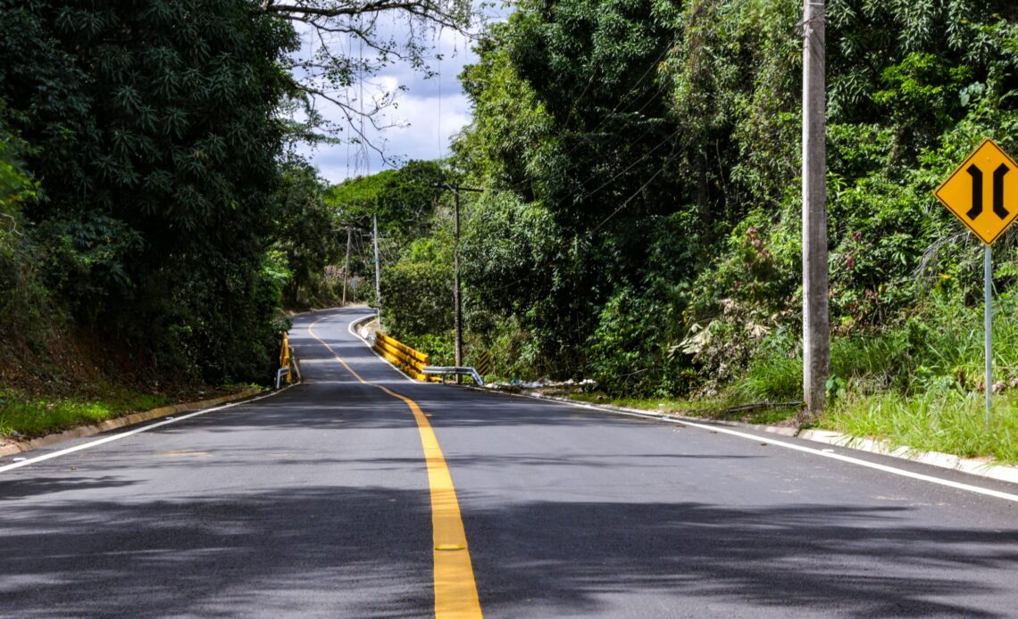 Abinader inaugure l'autoroute Bayaguana–El Puerto, reliant l'Est et le Nord-Est de la République Dominicaine