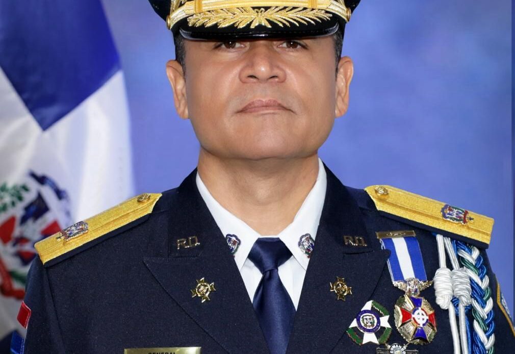 Abinader nomme Andrés Modesto Cruz Cruz comme nouveau directeur de la Police Nationale en République Dominicaine