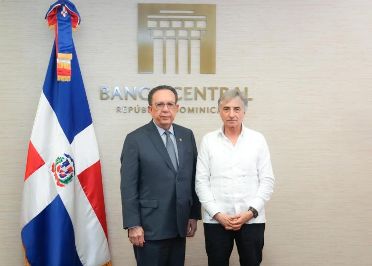 Ambassadeur de l'UE félicite la performance économique de la République Dominicaine lors de sa rencontre avec la Banque Centrale