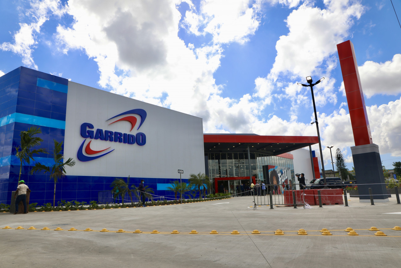 Incendie chez Garrido Store : Evacuation d'urgence sur l'avenue Duarte