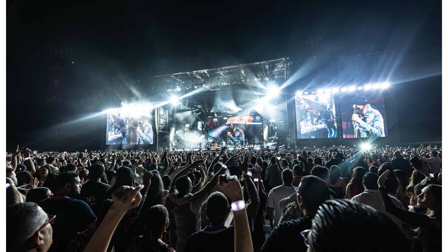 Juan Luis Guerra et 4.40 offrent une soirée inoubliable au Stade Cibao