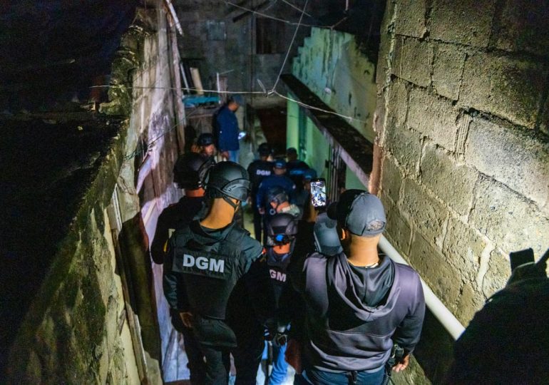 Opération à Los Mina : 454 Haïtiens arrêtés par les autorités migratoires