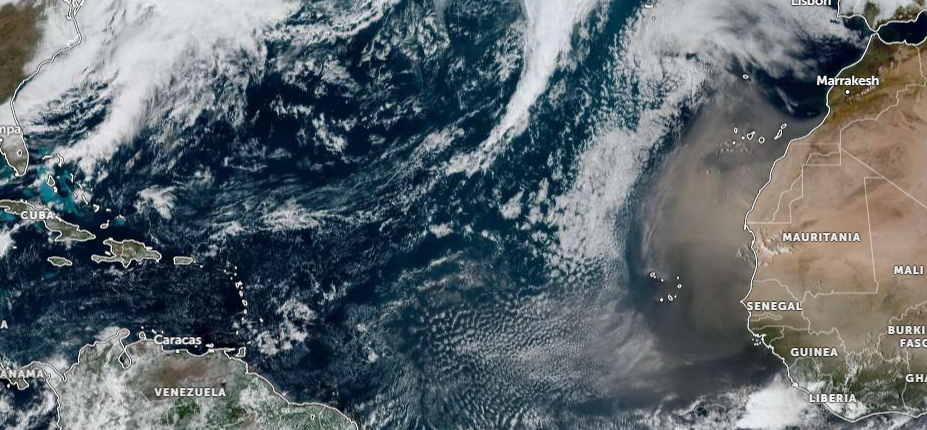 Un météorologue annonce que le gigantesque nuage de poussière saharienne contournera la République dominicaine
