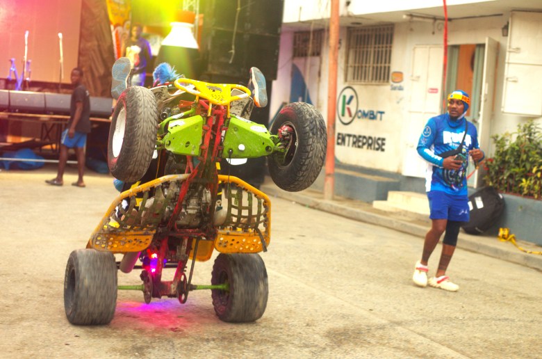 La partie inférieure d’un quad est visible pendant une wheelie lors de la troisième édition de la Ruff Ryders Block Party le 7 mars 2026 à Cap-Haïtien. Photo par Onz Chéry / The Haitian Times.