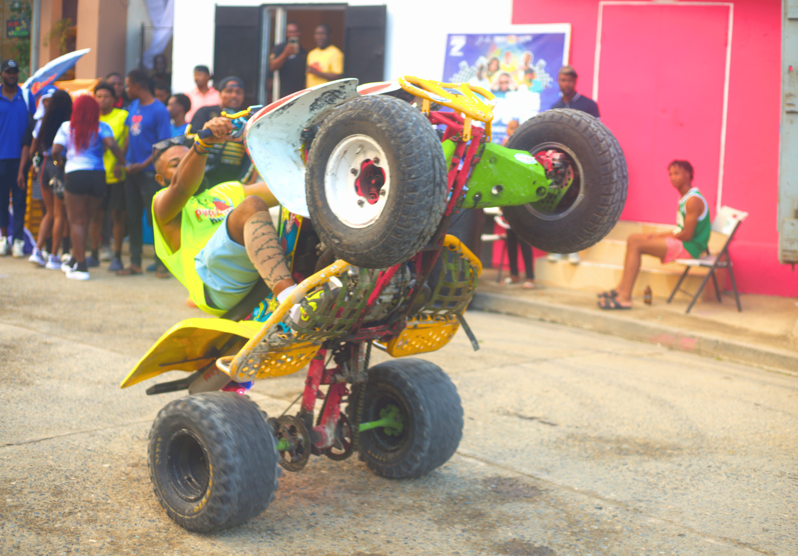 Faire des wheelies dans le centre-ville de Cap-Haïtien : Photos impressionnantes