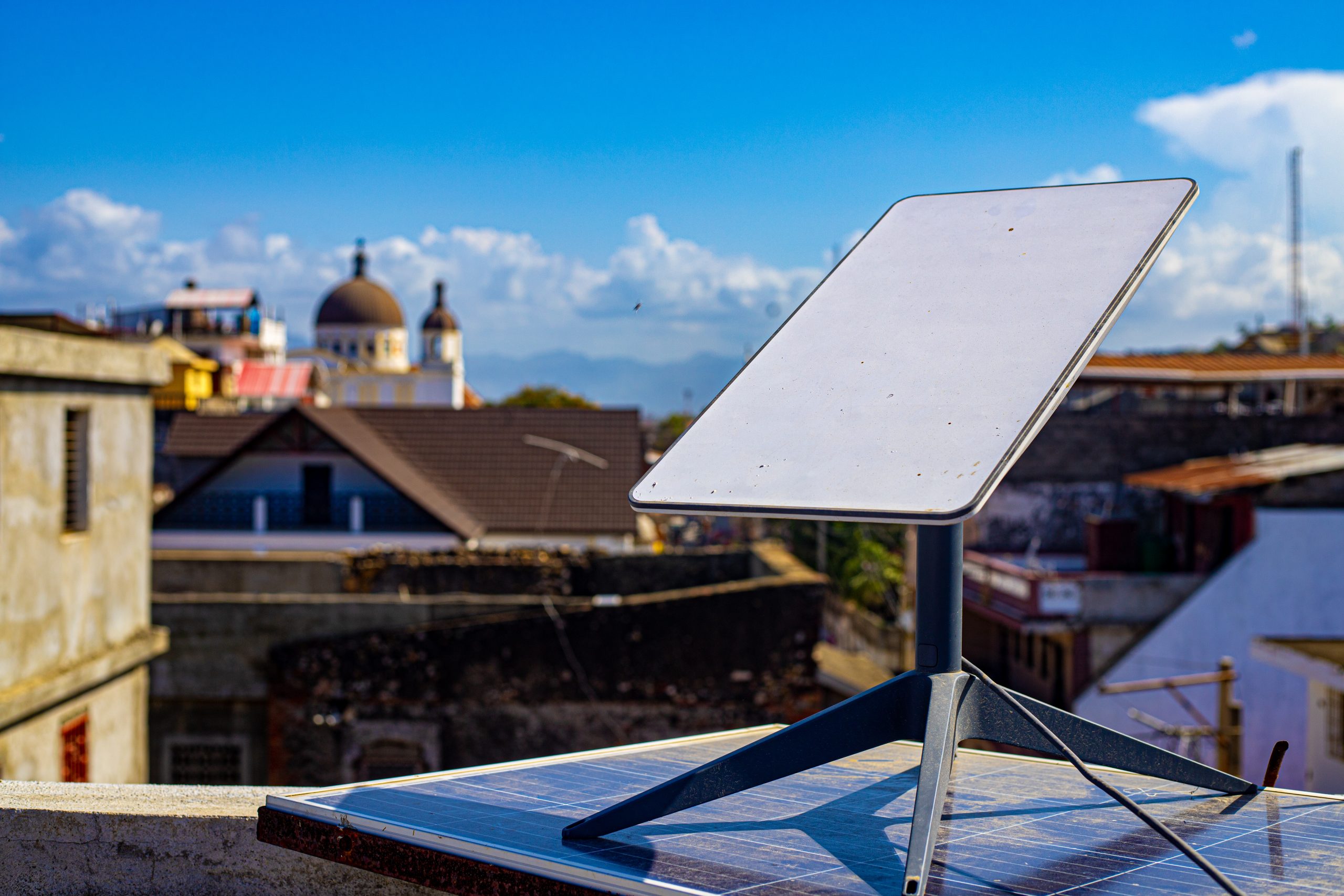 Les Haïtiens optent pour Starlink pour une connexion Internet sans fil, malgré des incertitudes