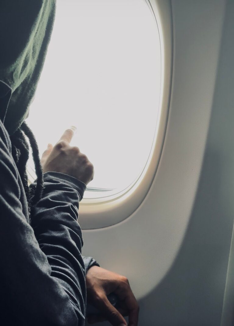 Adoptée haïtienne en situation de handicap revient aux États-Unis et cherche la liberté après des années d’épreuve