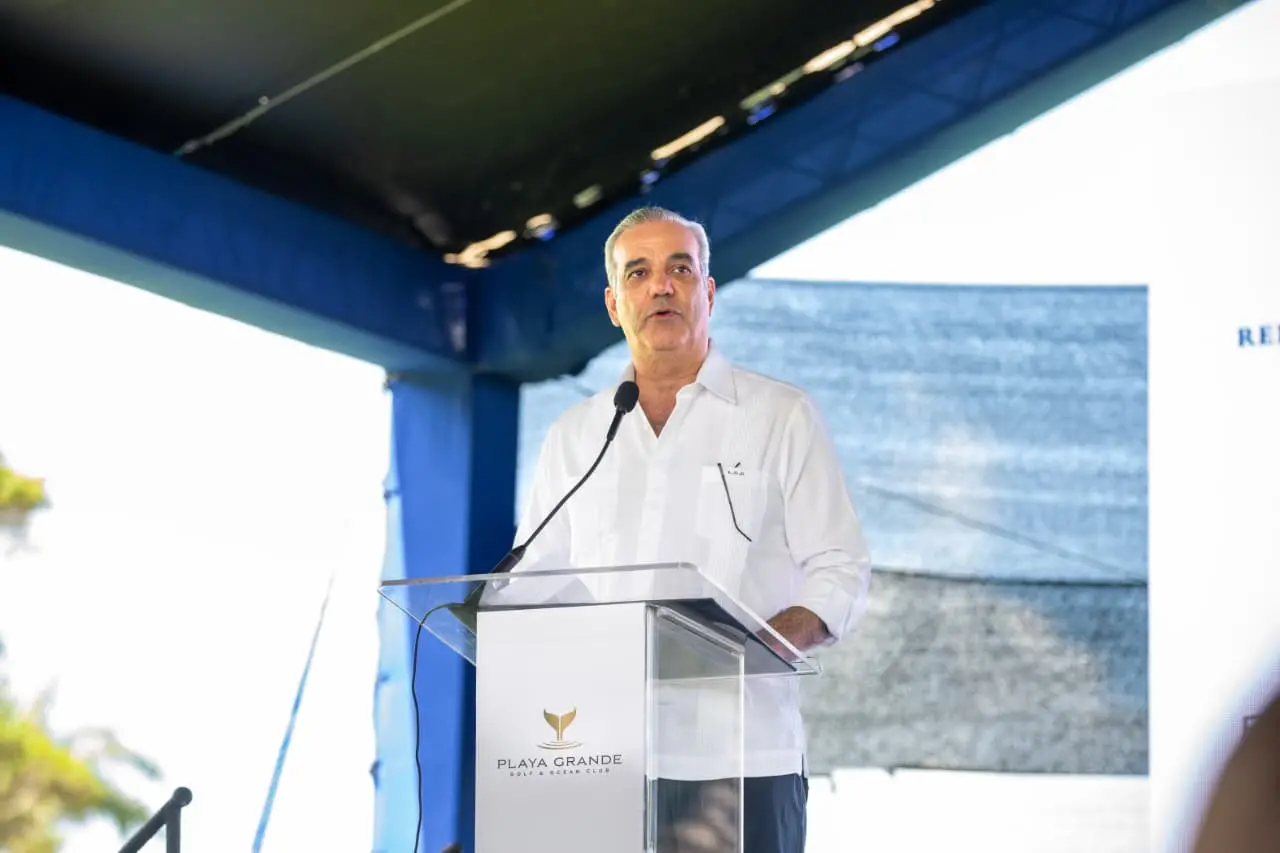 Abinader dévoile le projet de l'aéroport international de Playa Grande en République Dominicaine