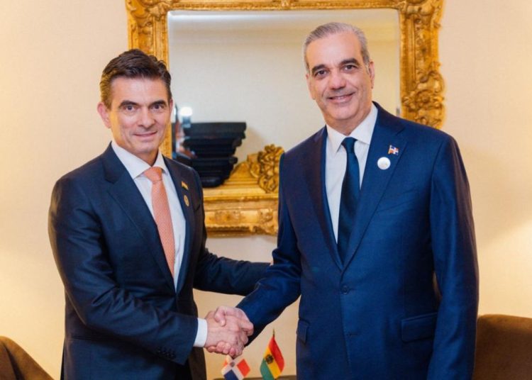 Abinader rencontre le président bolivien lors du sommet Shield of the Americas