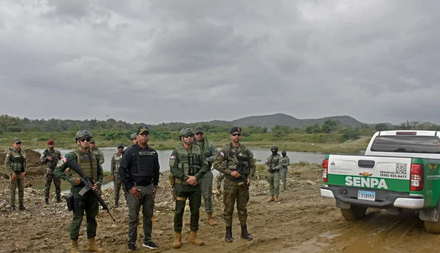 Le ministère de l'Environnement intervient pour restaurer la rivière Haina face à l'exploitation illégale
