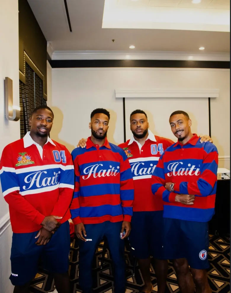 Les membres de l’équipe nationale de football d’Haïti portant la tenue Gade Vedette. Courtesy de Gandhi LaBelle