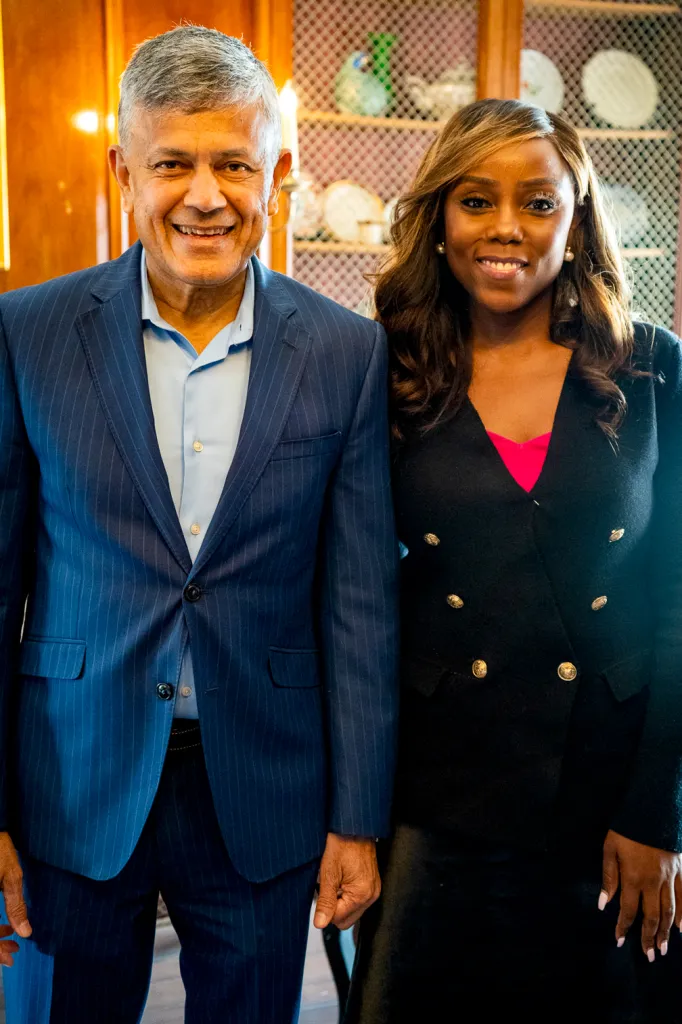 Vijay Dandapani, président et directeur général de l’Hotel Association de New York, et la conseillère municipale de New York, Farah Louis, lors de “Leading Labor in a Changing Immigration Landscape” à Brooklyn College le 30 juillet 2026. Fredner Cayemitte / The Haitian Times