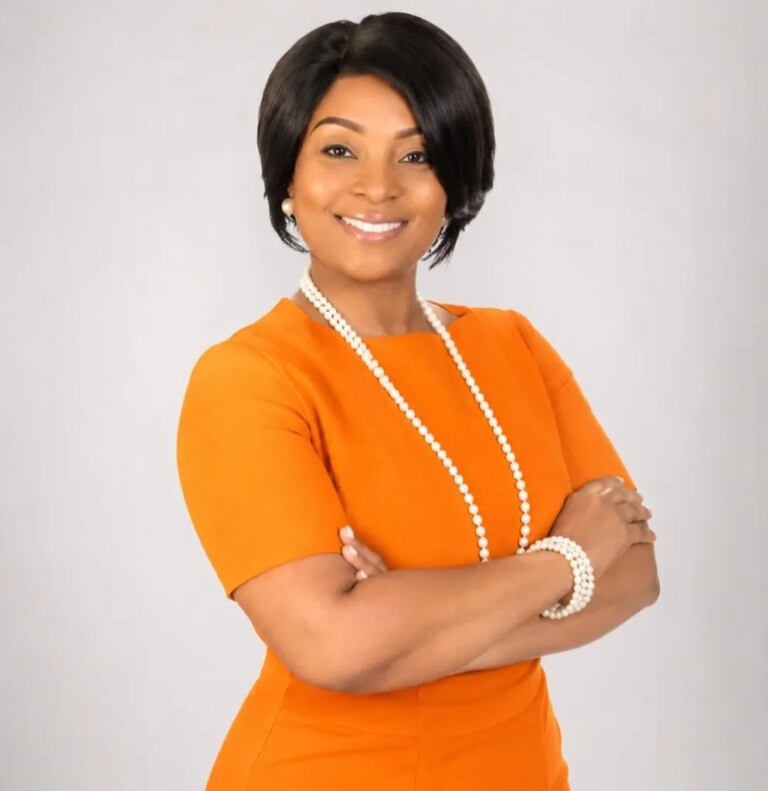Linda Cothière, Américaine d'origine haïtienne, se qualifie pour le second tour du conseil scolaire du comté de Miami-Dade en visant l’Histoire