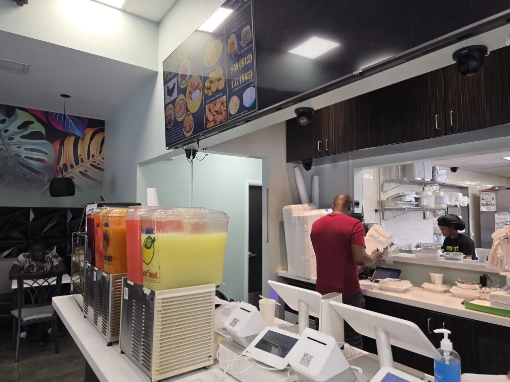 Restaurant emblématique de Boynton Beach : baisse de fréquentation et de chiffres d'affaires après la fin du TPS pour Haïti