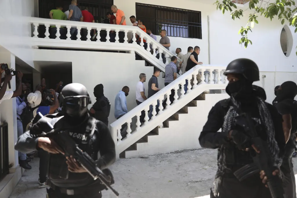 18 suspects de l'assassinat de Jovenel Moïse extradés d'Haïti vers les États-Unis