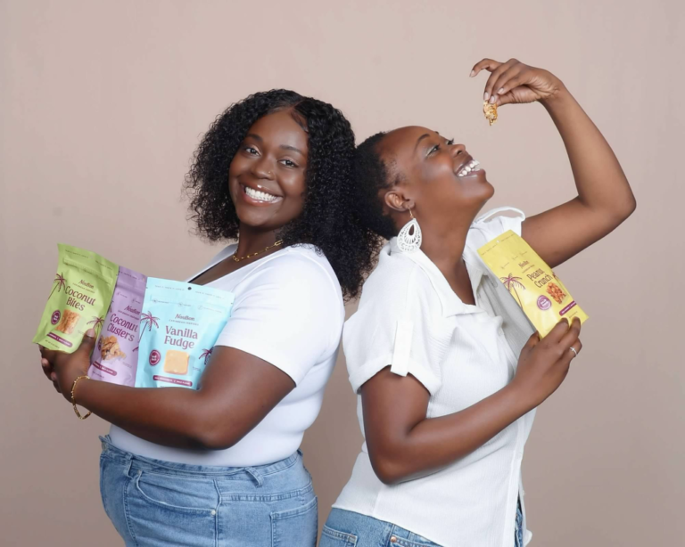 Deux sœurs haïtiennes transforment leurs recettes familiales en une marque de snacks des Caraïbes