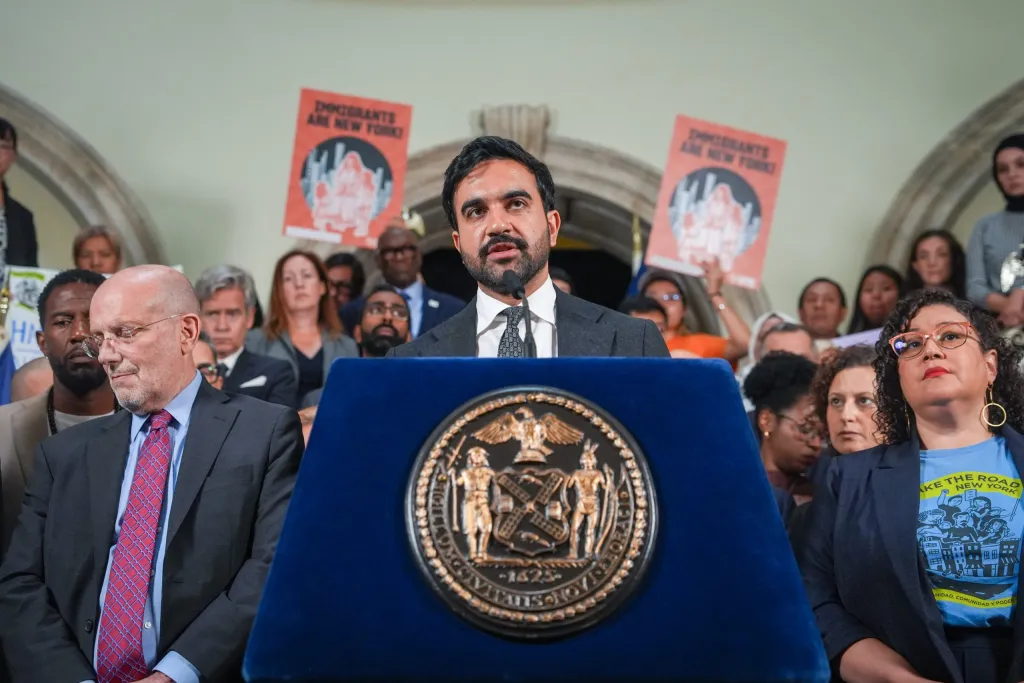 New York mène la bataille juridique contre la règle du « public charge » face à l'incertitude pour les immigrants haïtiens