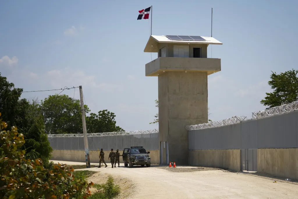 Rapport : La République Dominicaine fournit des munitions aux gangs haïtiens